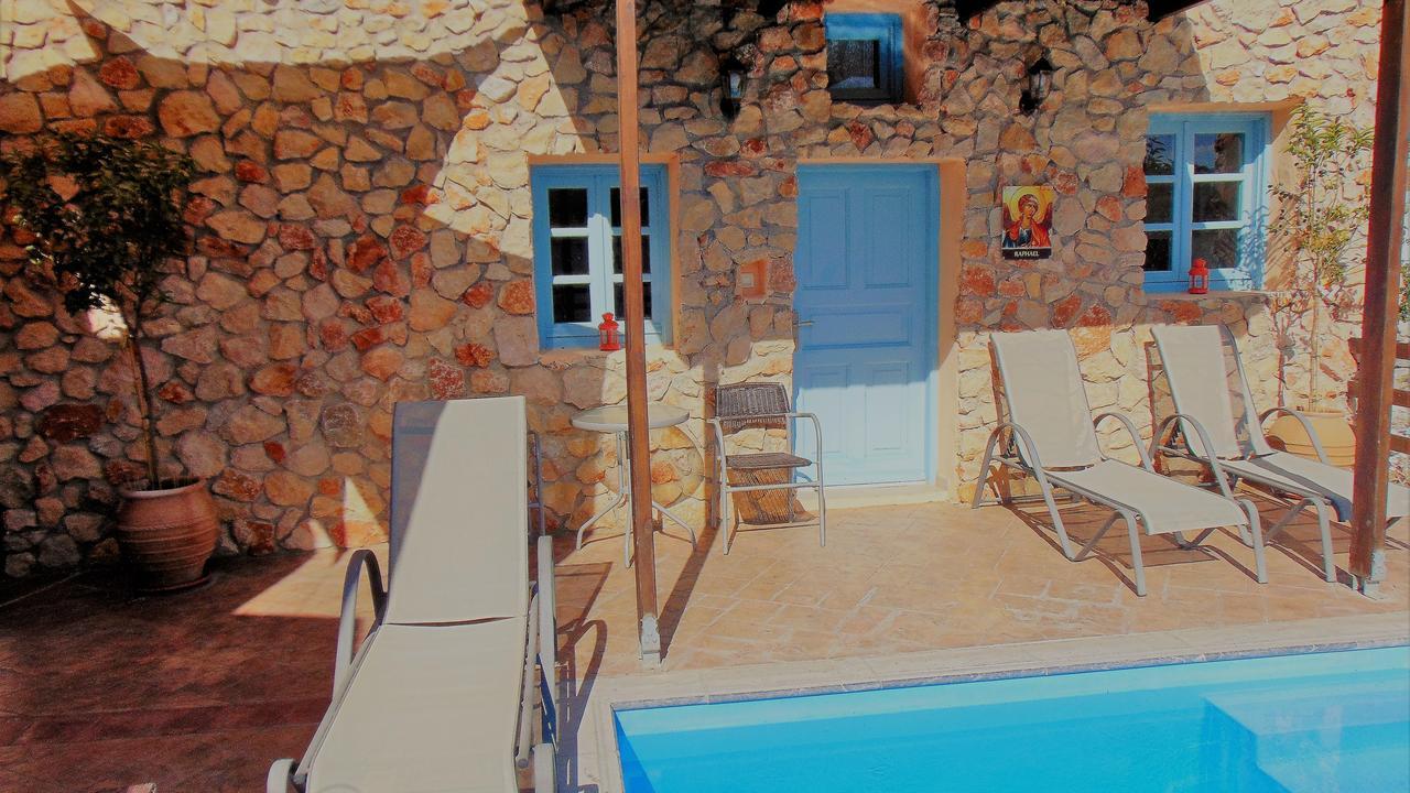 Archangels Traditional Houses カルテラドス エクステリア 写真